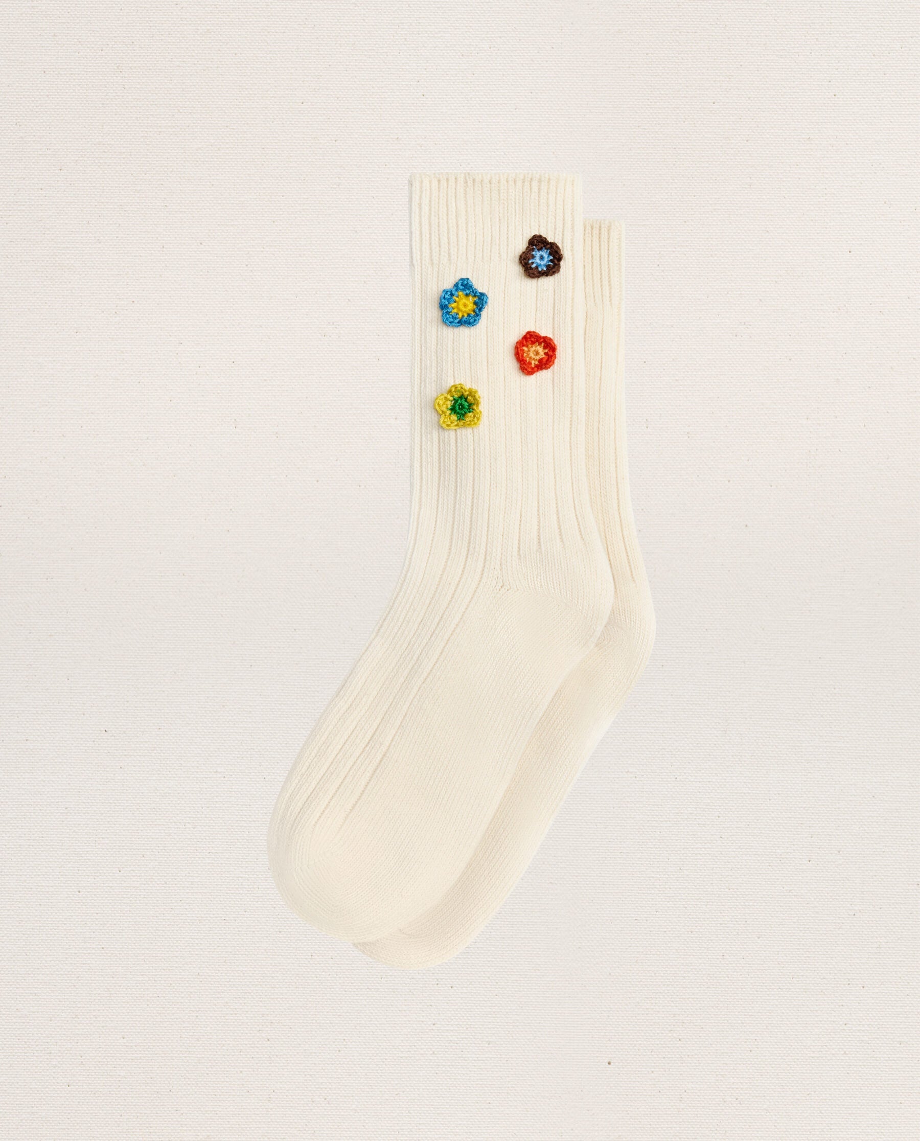 The Crochet Flower Sock (4 Flowers). -- Cream