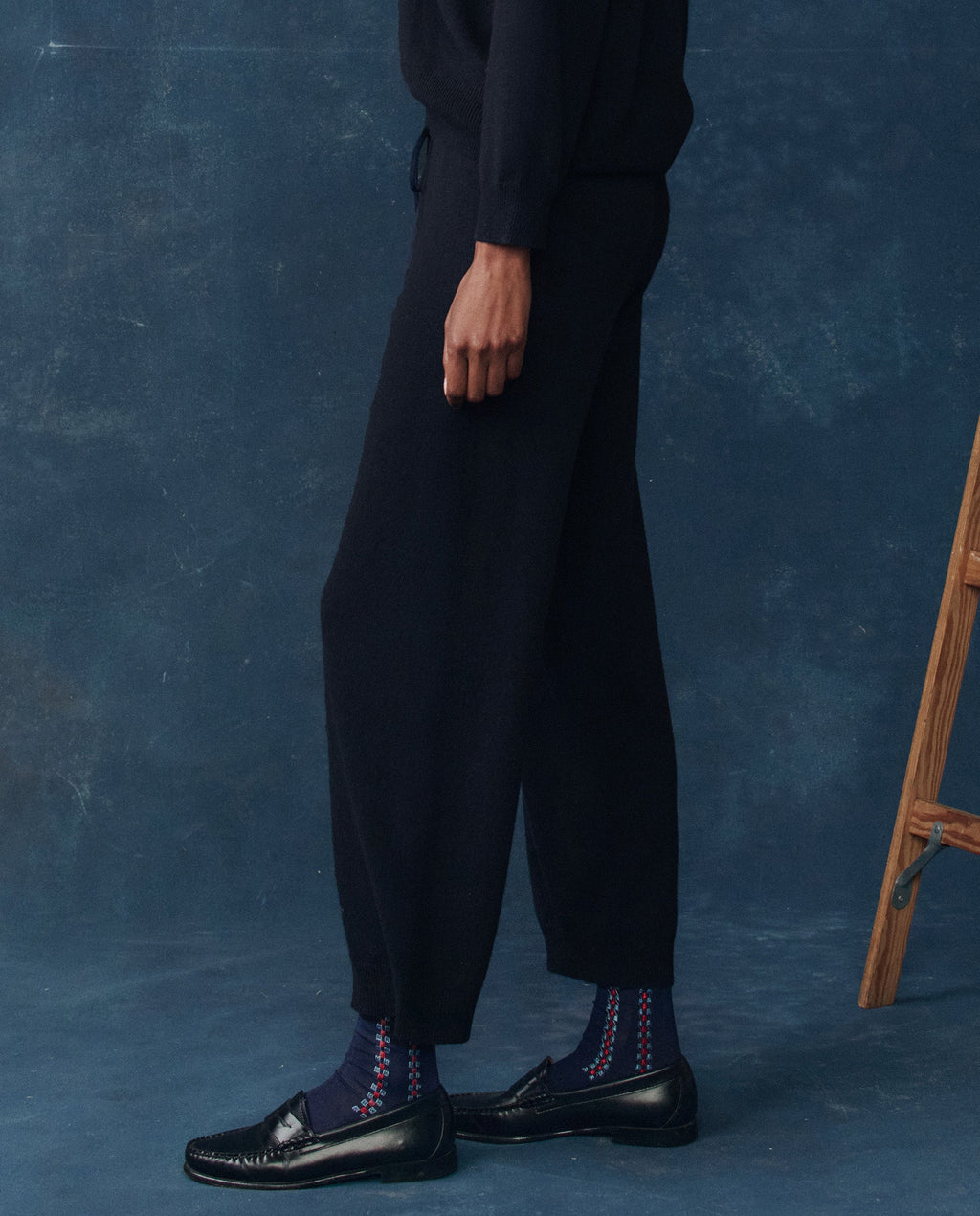 The Cashmere Lantern Pant. -- Navy