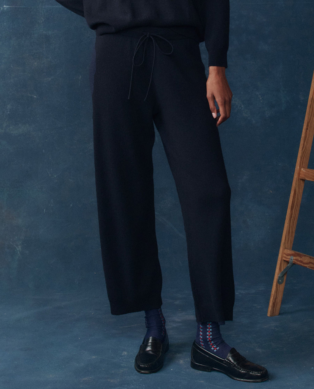 The Cashmere Lantern Pant. -- Navy