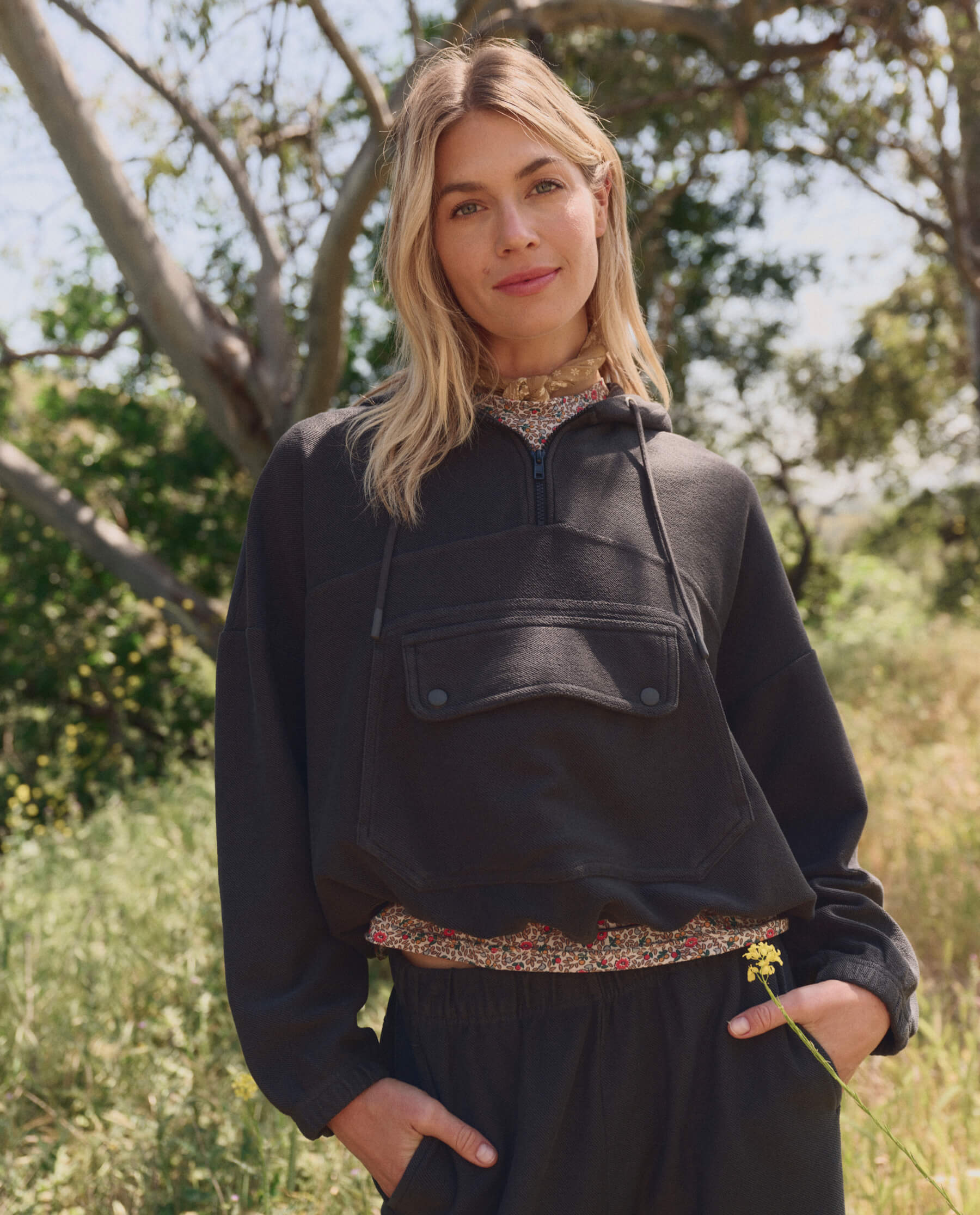The Basecamp Pullover. -- Washed Black