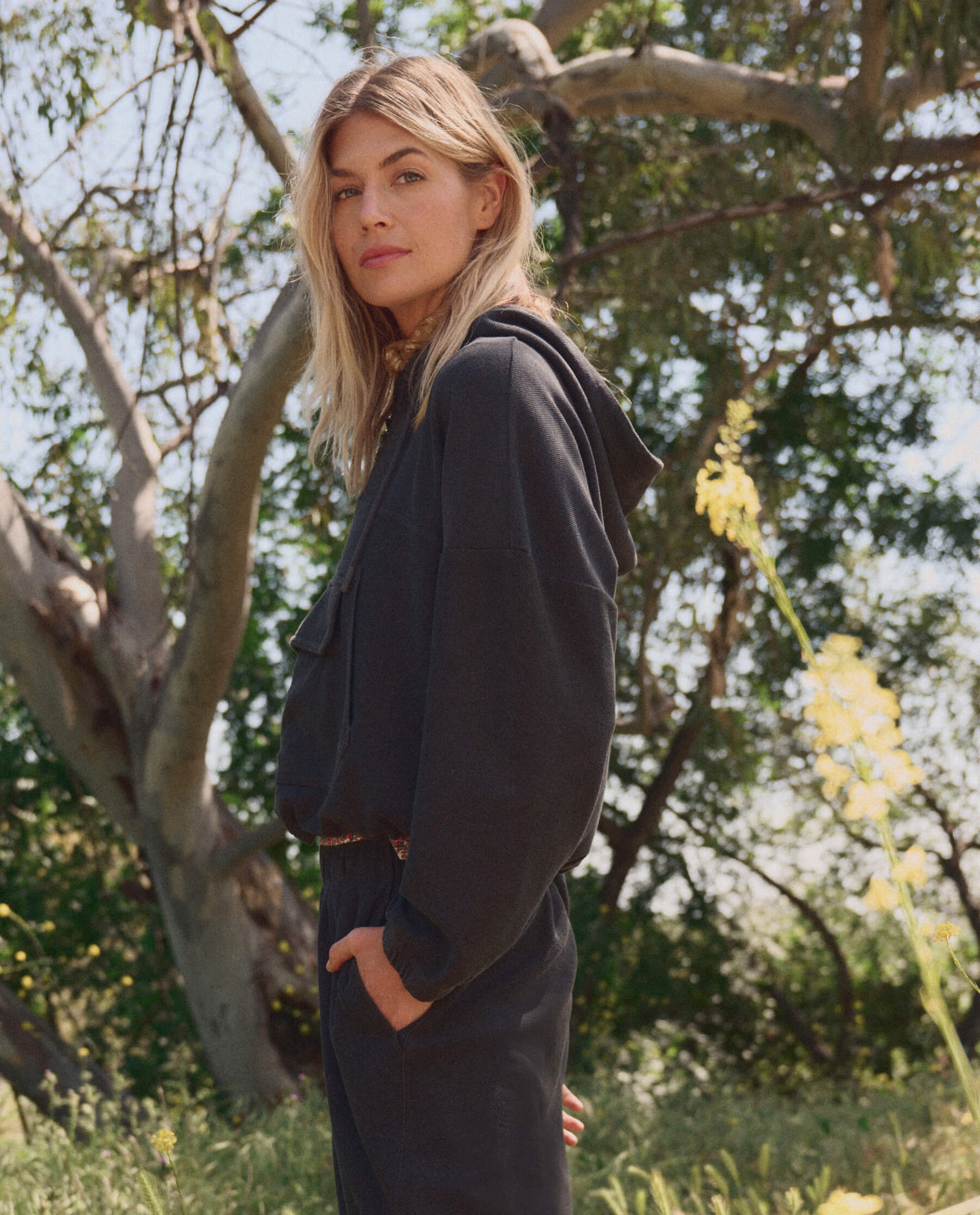 The Basecamp Pullover. -- Washed Black