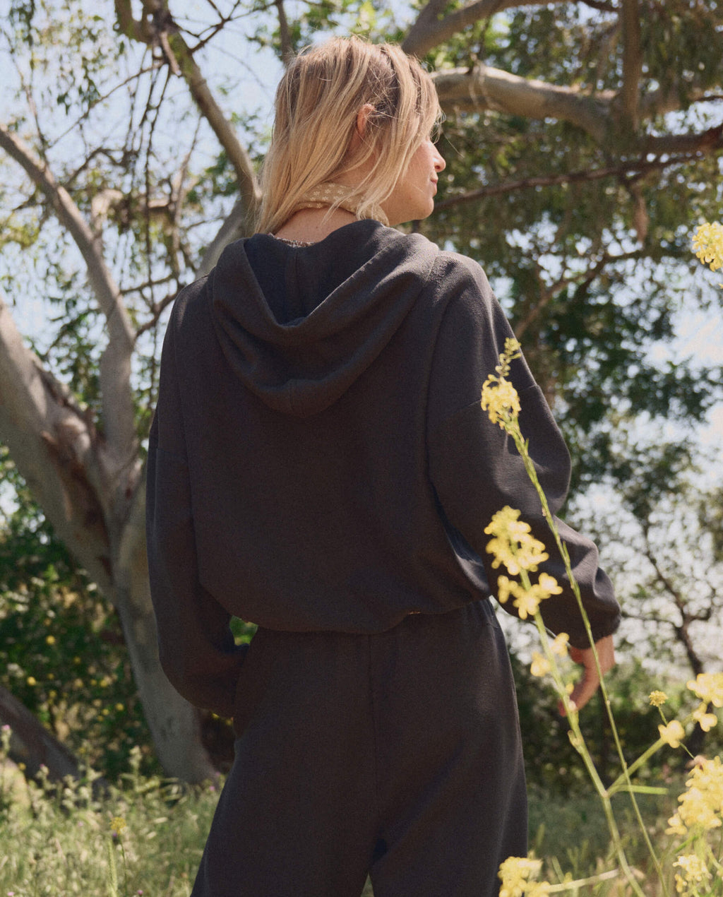 The Basecamp Pullover. -- Washed Black