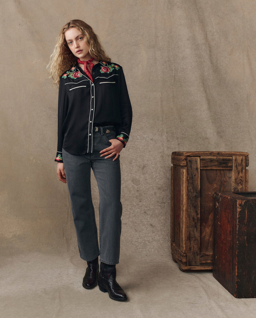 The Heirloom Rose Western Shirt. -- Black
