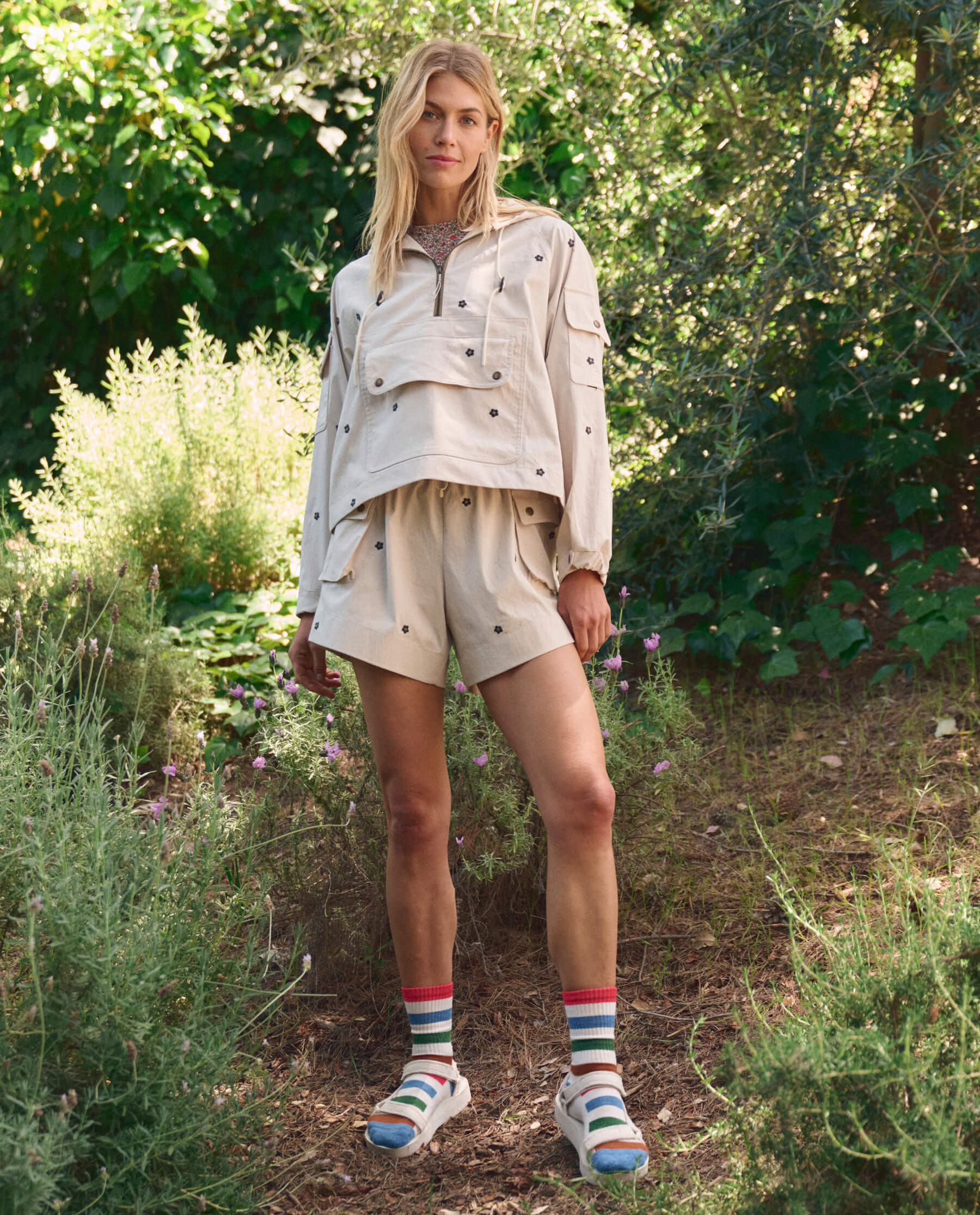 The Embroidered Cropped Trailhead Pullover. -- Cream With Black Daisies