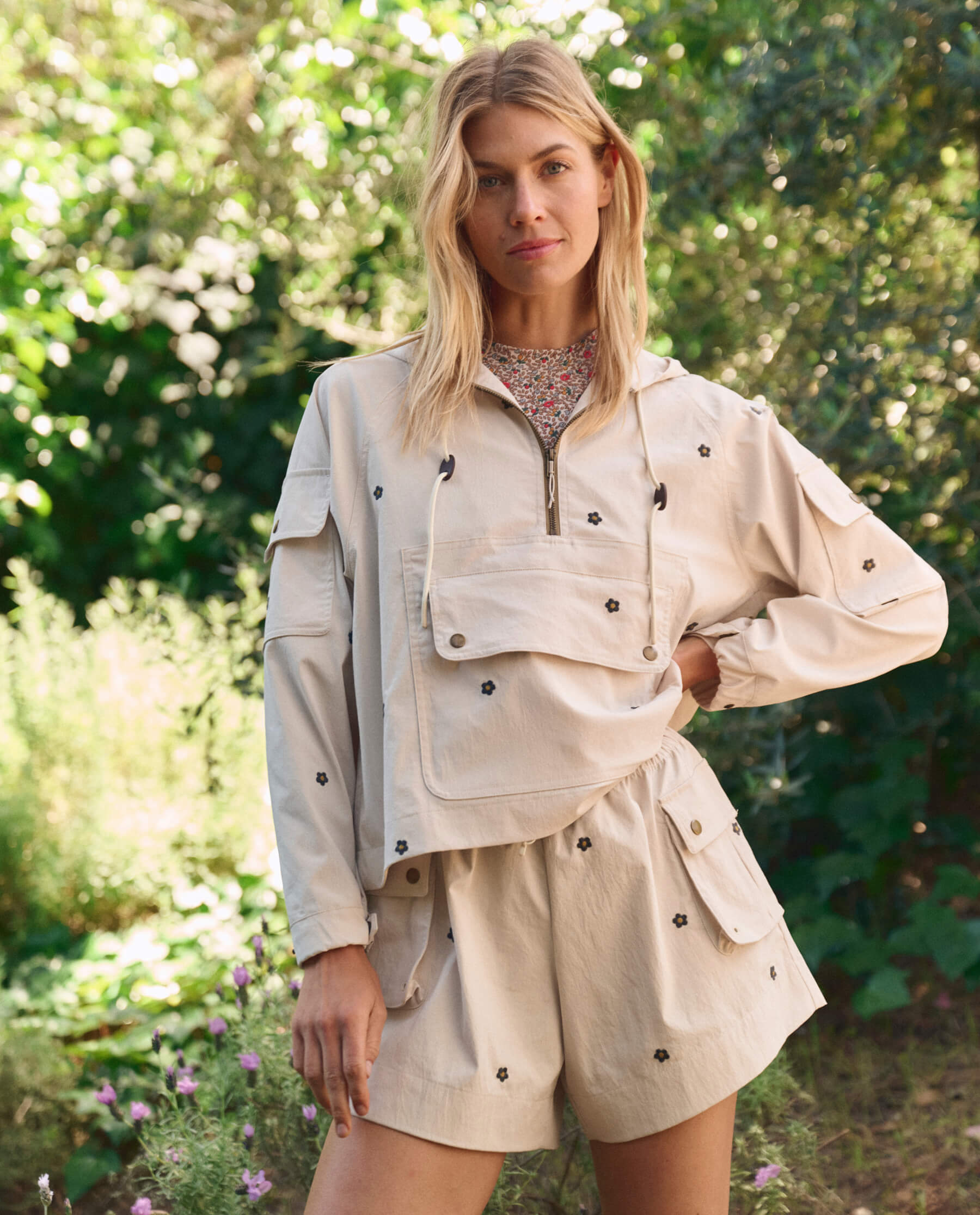 The Embroidered Cropped Trailhead Pullover. -- Cream With Black Daisies