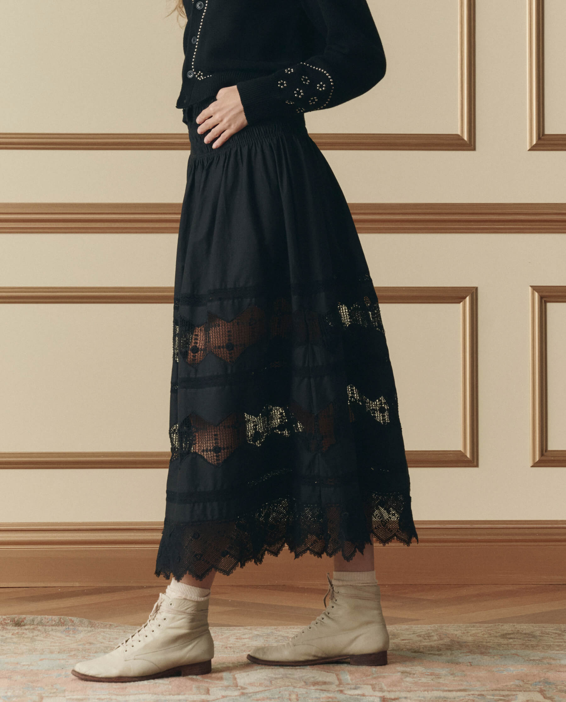 The Rosette Crochet Canary Skirt. -- Black