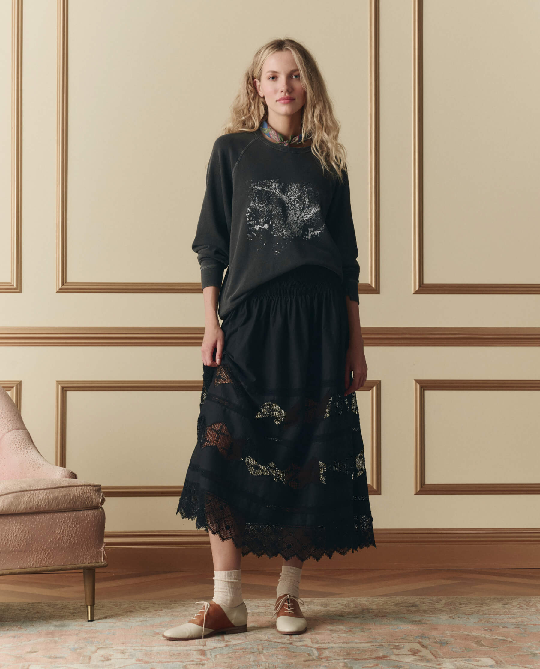 The Rosette Crochet Canary Skirt. -- Black