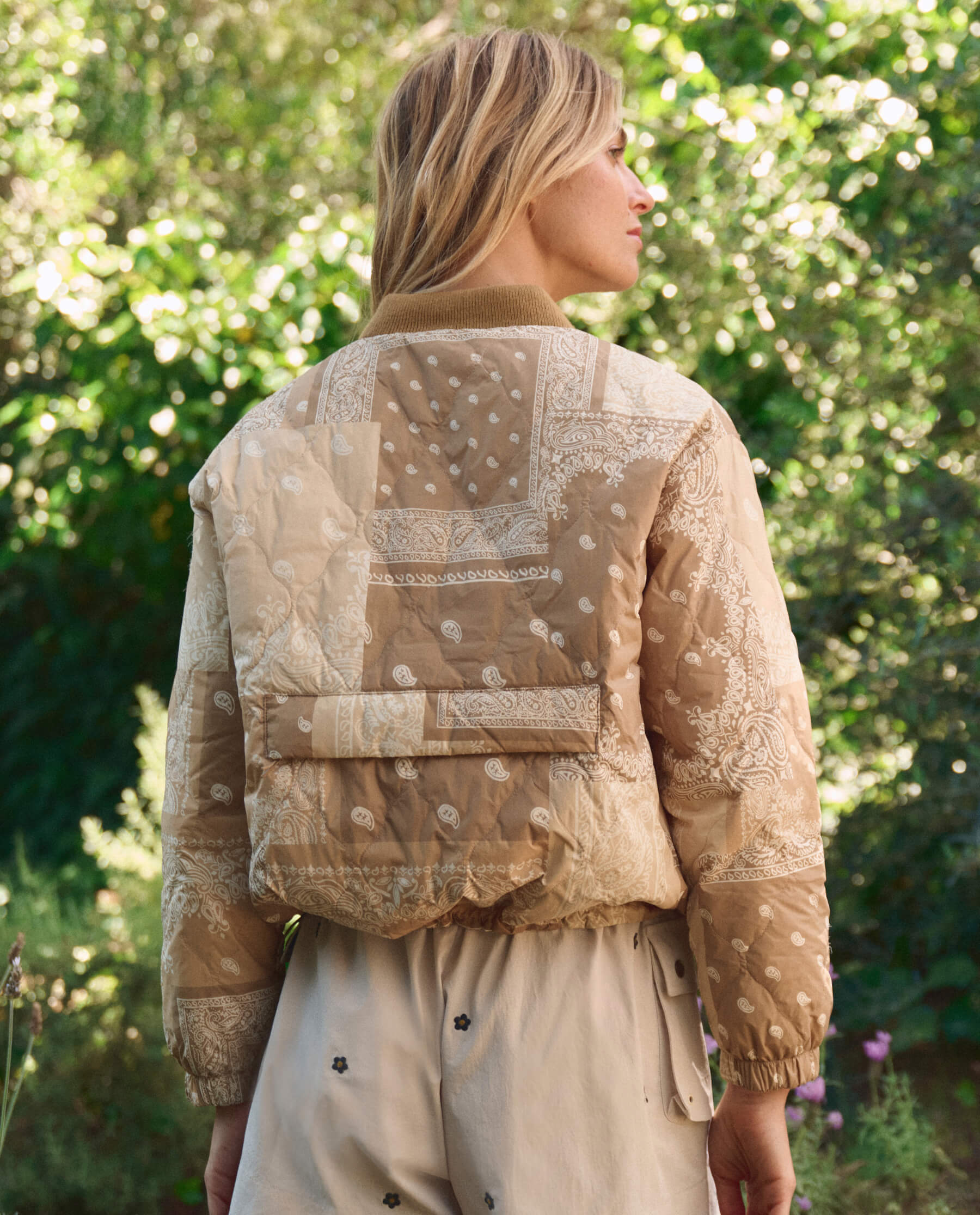 The Reversible Ultra Light Puffer. -- Khaki Bandana With Cream