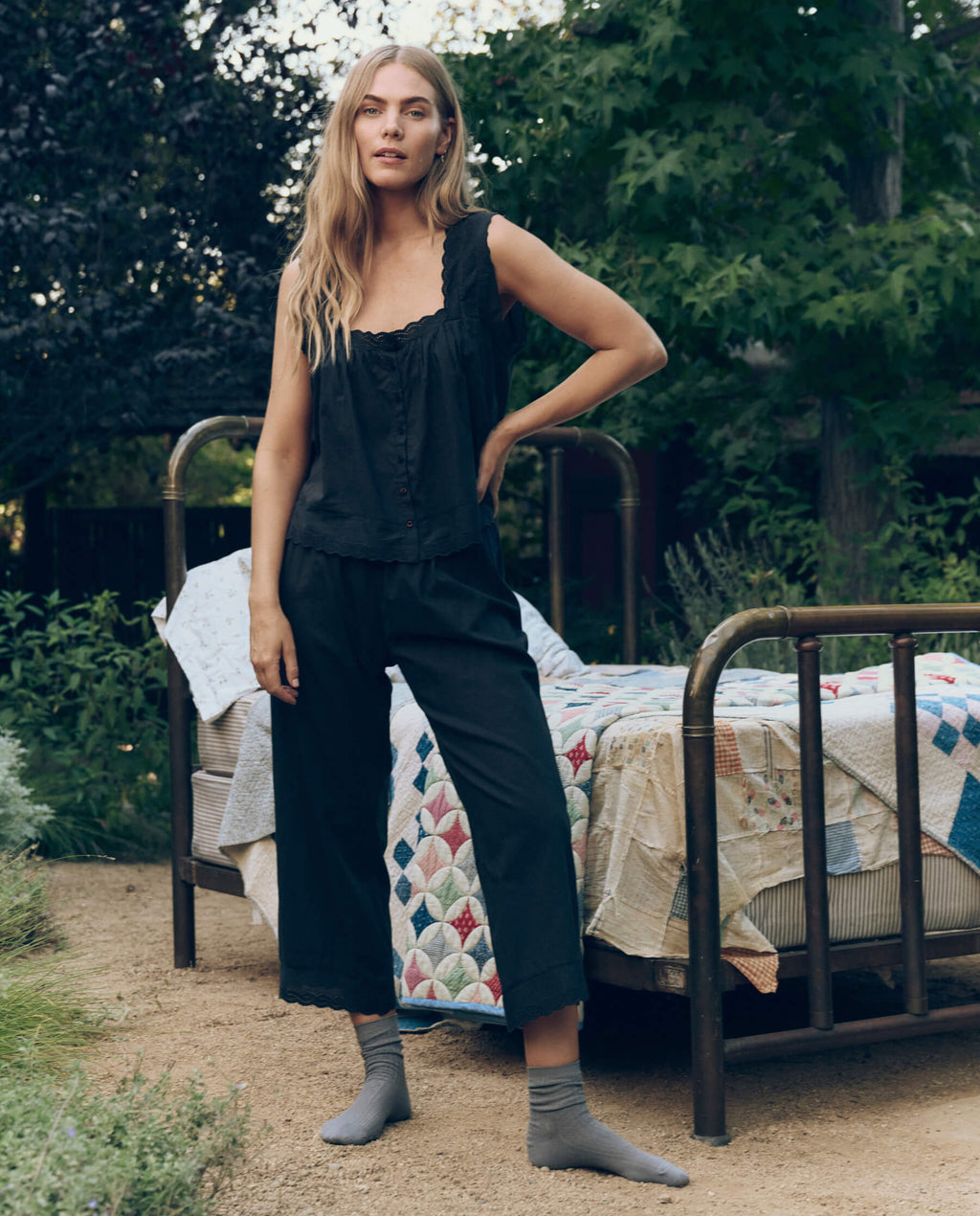 The Eyelet Tank. -- Black