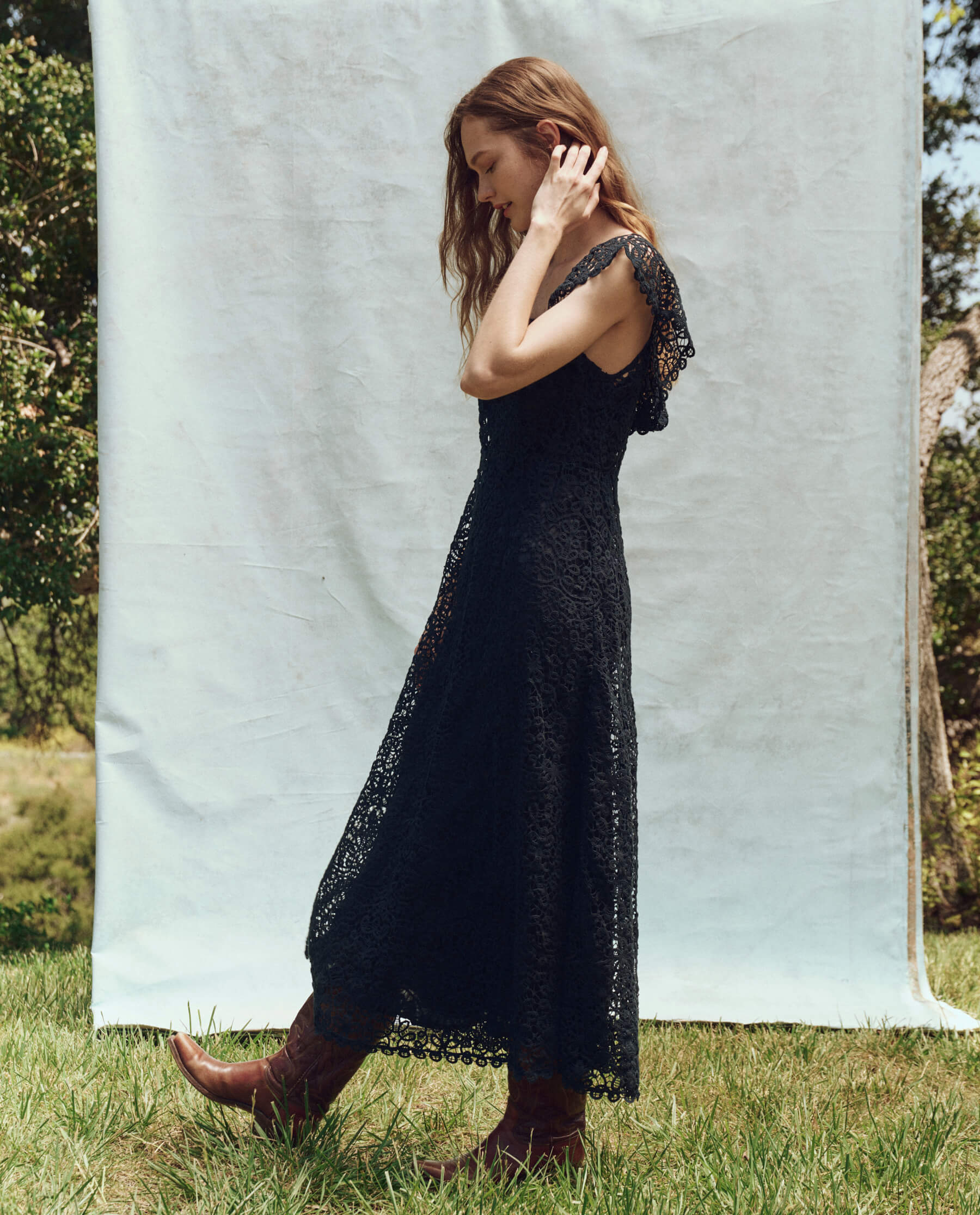 The Balcony Dress. -- Navy