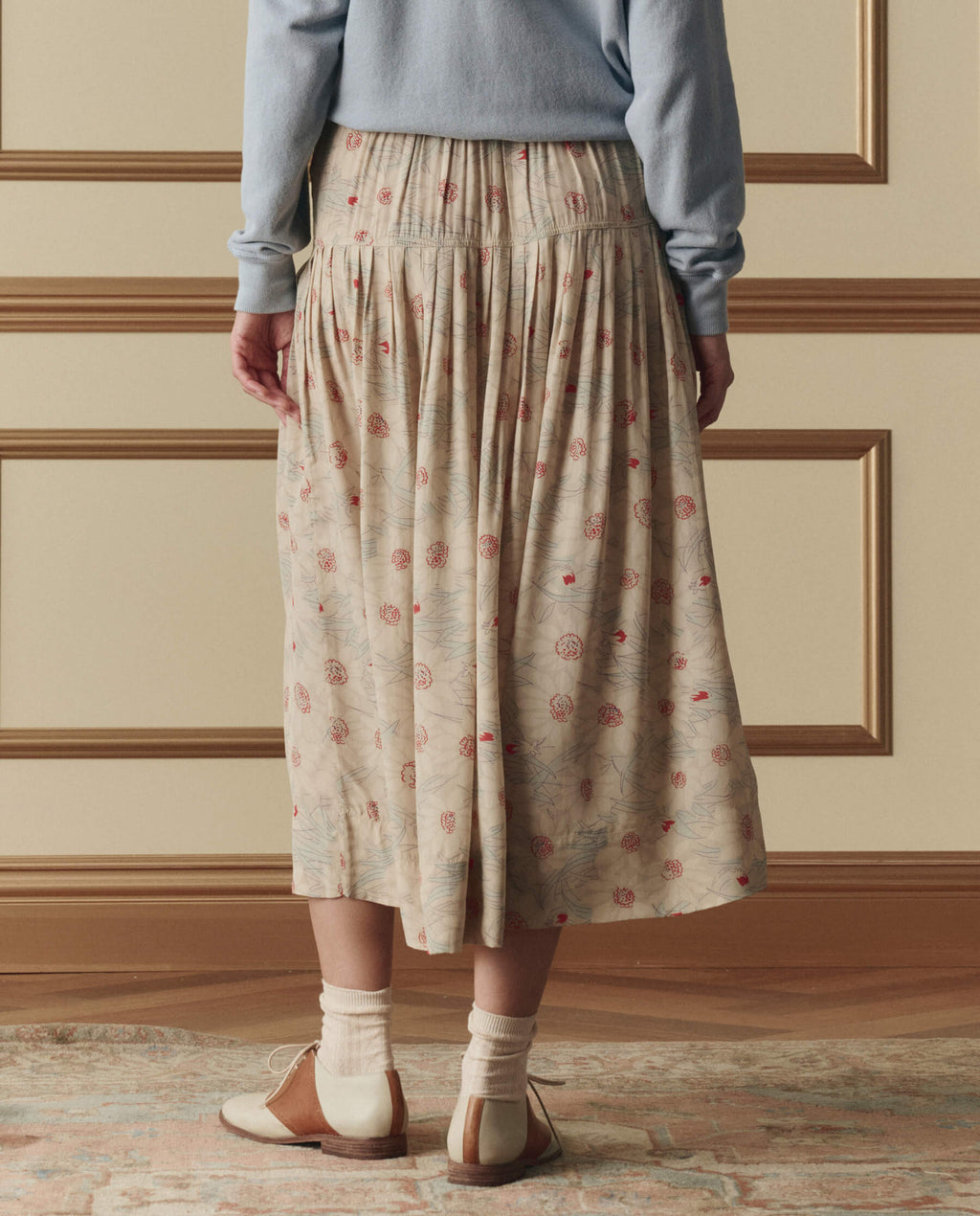 The Highland Skirt. -- Champagne Scattered Bloom