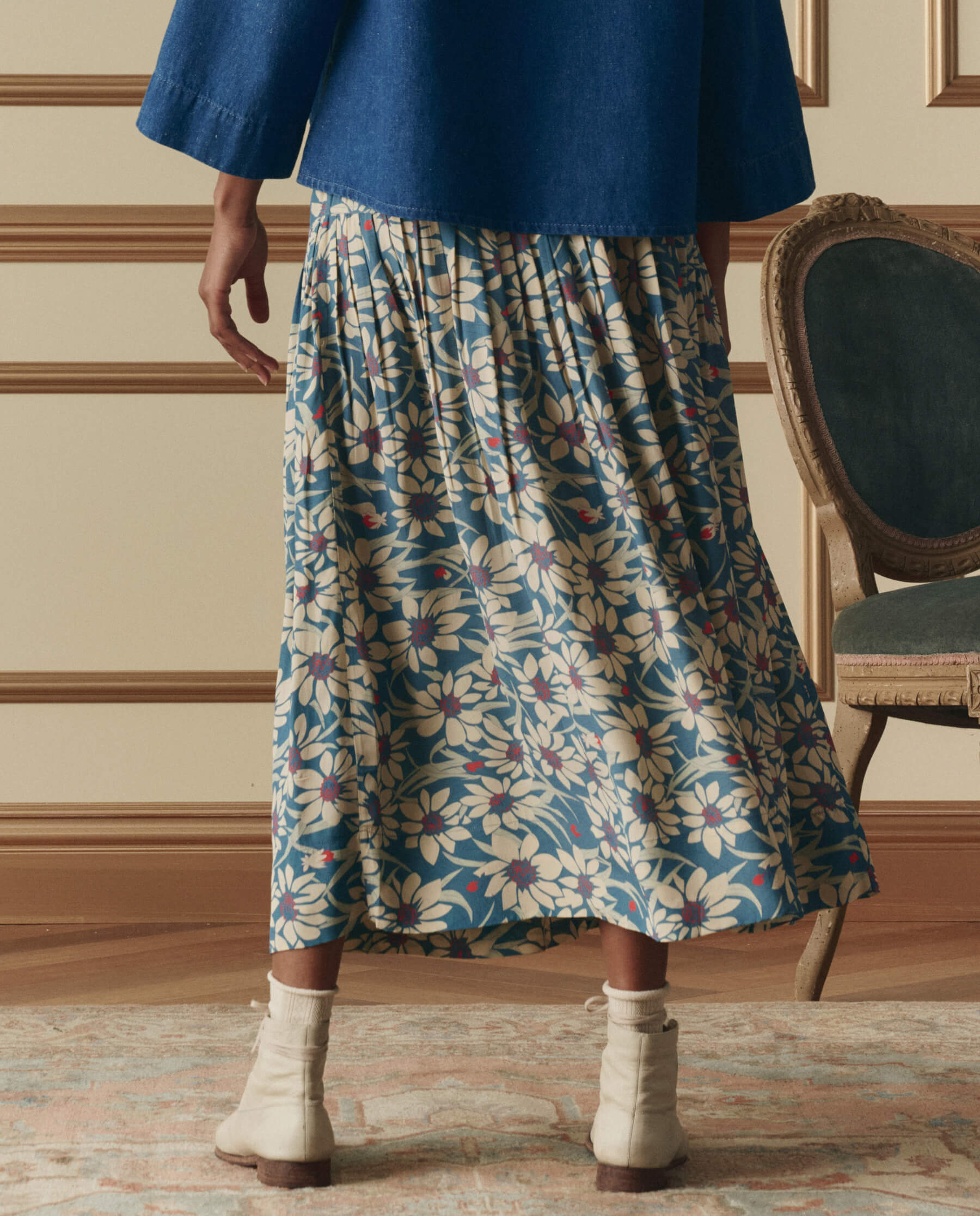 The Highland Skirt. -- Blue Scattered Bloom