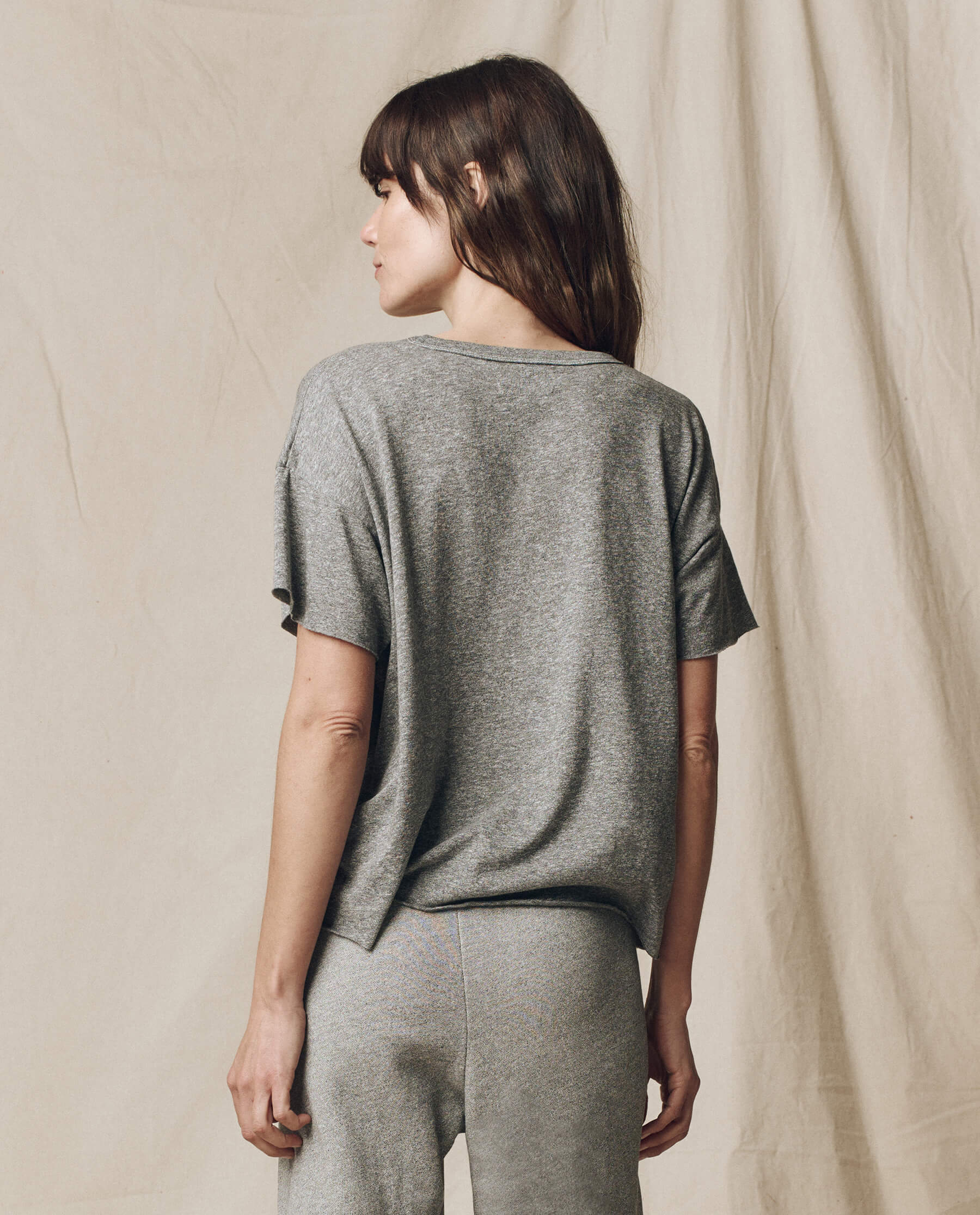 The Crop Tee. Solid -- Heather Grey