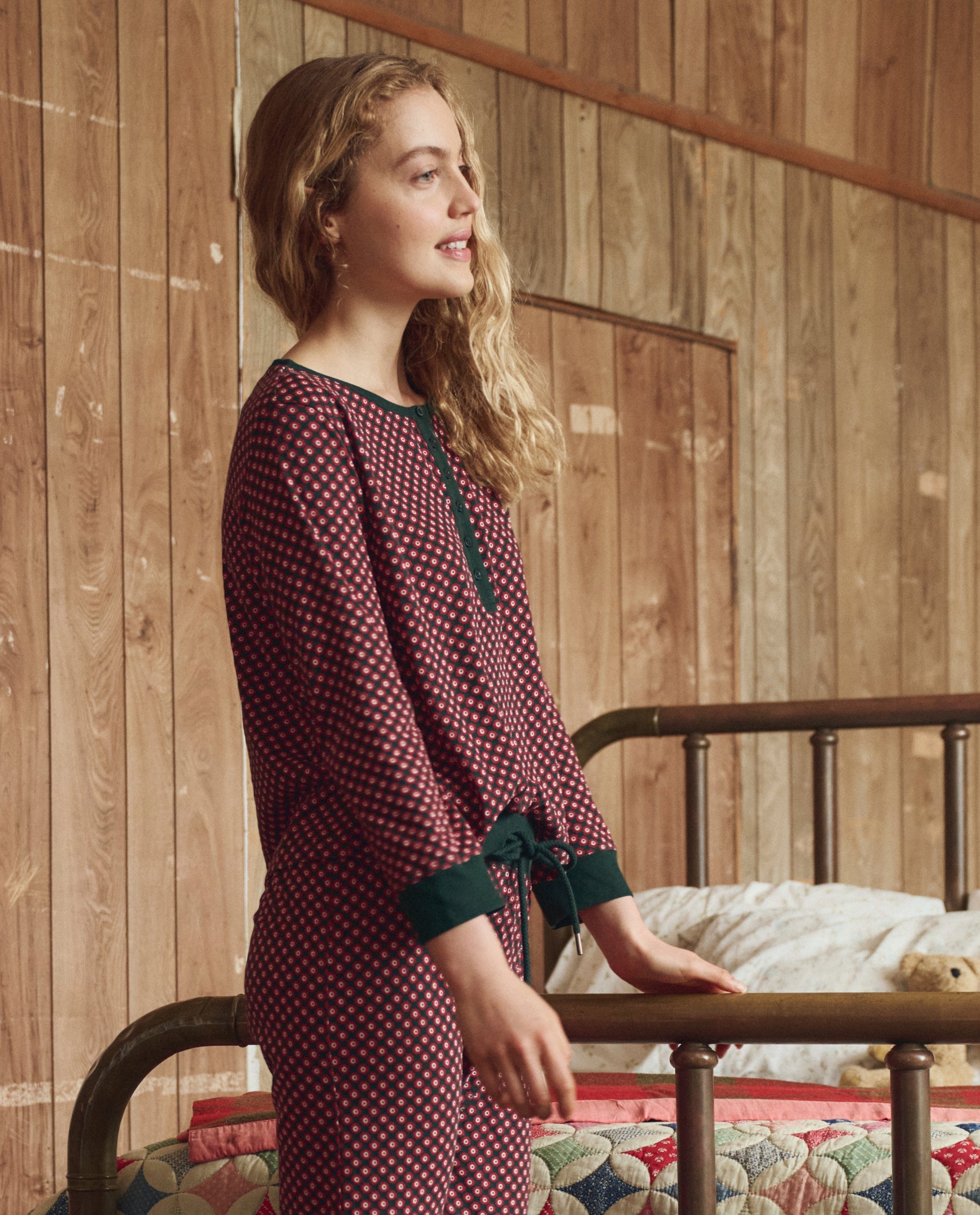 The Crop Sleep Henley. -- Daisy Tie Print