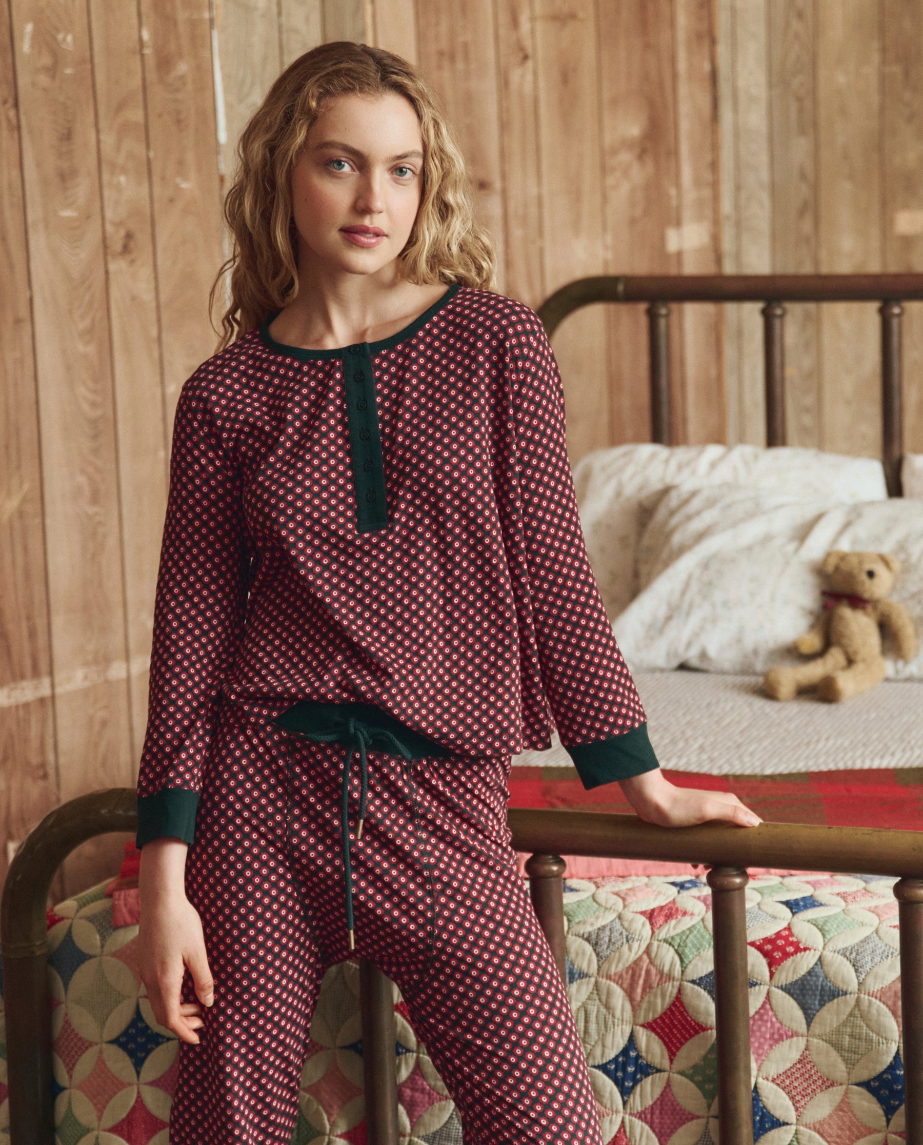 The Crop Sleep Henley. -- Daisy Tie Print