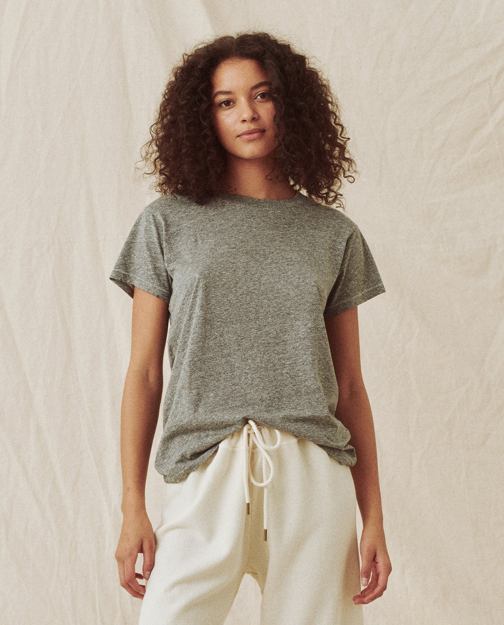 The Slim Tee. Solid -- Heather Grey
