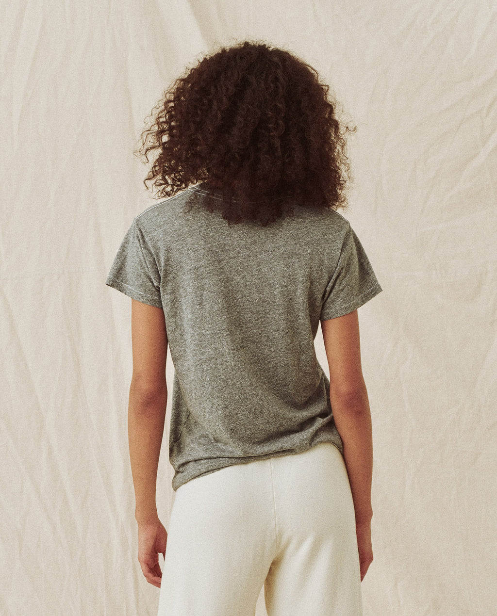 The Slim Tee. Solid -- Heather Grey