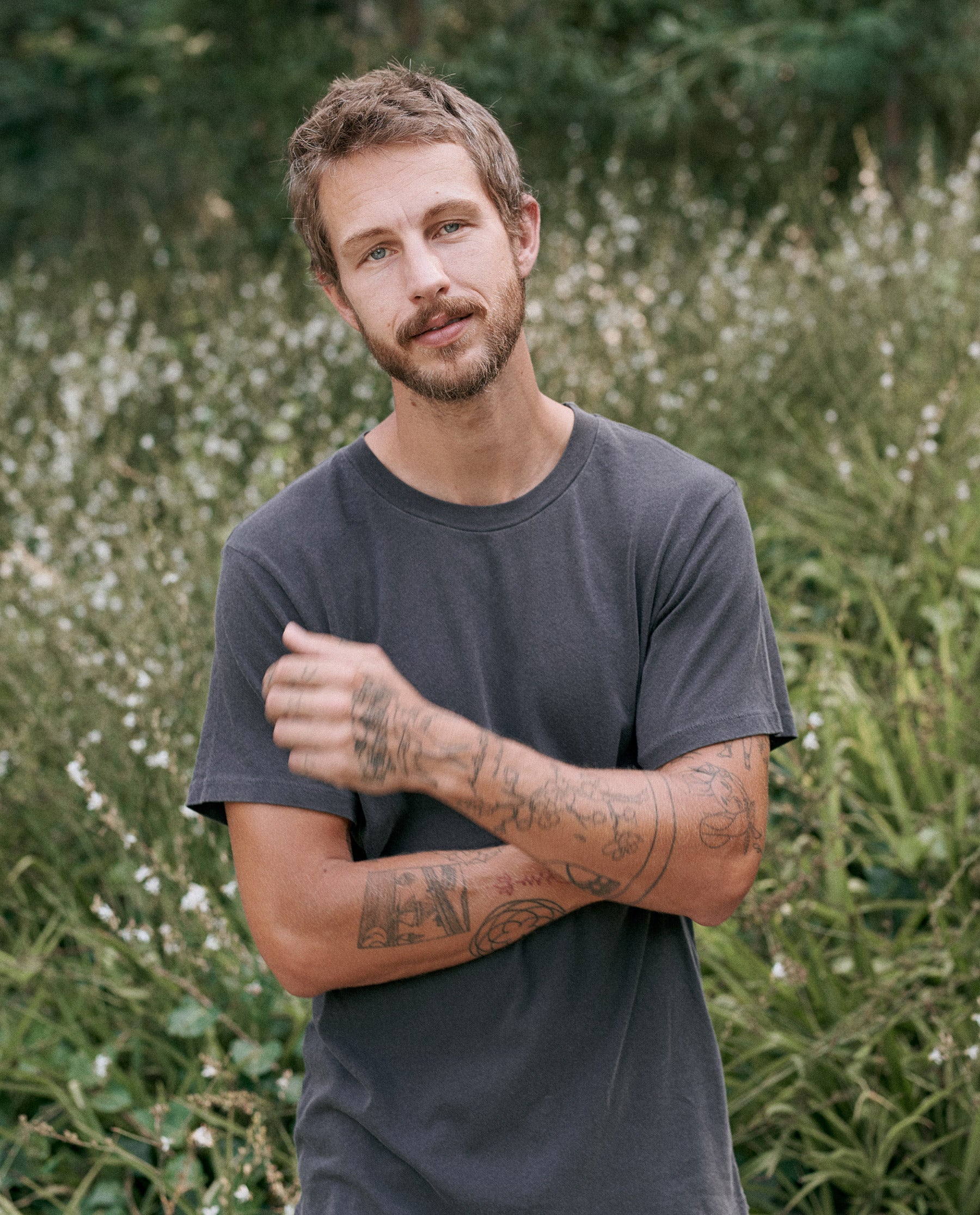 The Men's Slim Tee. -- WASHED BLACK